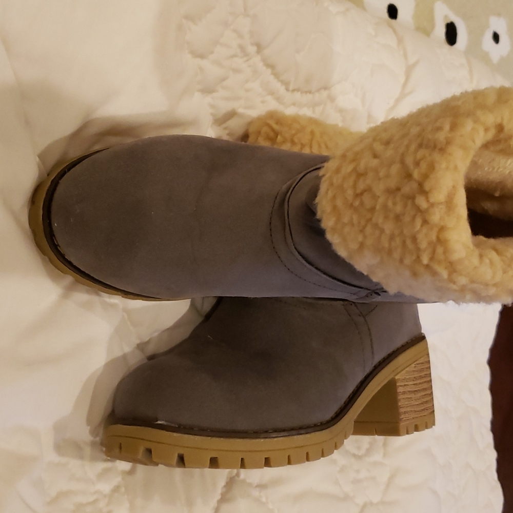 Gray workboots - Picture 3 of 4
